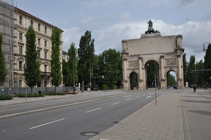 marie-fngt-feuer-mnchen-siegestor--03-03229