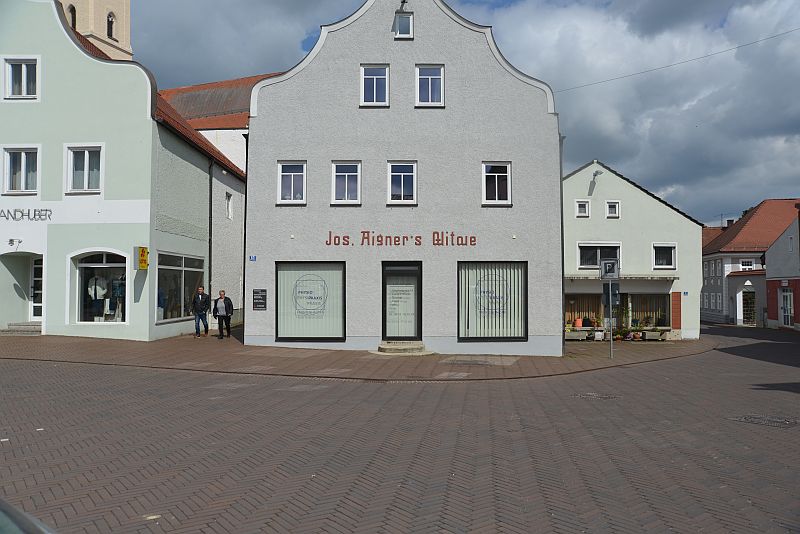 eberhofer-frontenhausen-marktplatz-1-00337